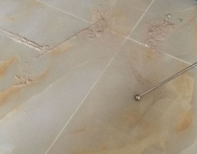广丰瓷砖空鼓维修公司分享粘合剂选择不当在瓷砖铺贴过程中可能导致以下问题