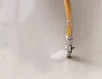 广丰瓷砖空鼓维修公司专业解答在瓷砖铺贴过程中，如果使用的砂料过粗（如全部使用了粗砂），可能会导致以下问题